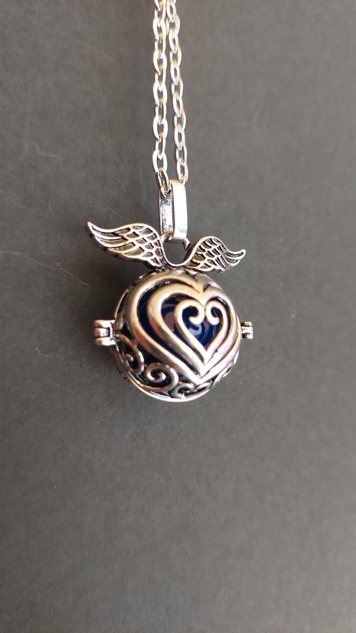 Llamador de Ángeles / Esfera con Alas y Corazones Azul