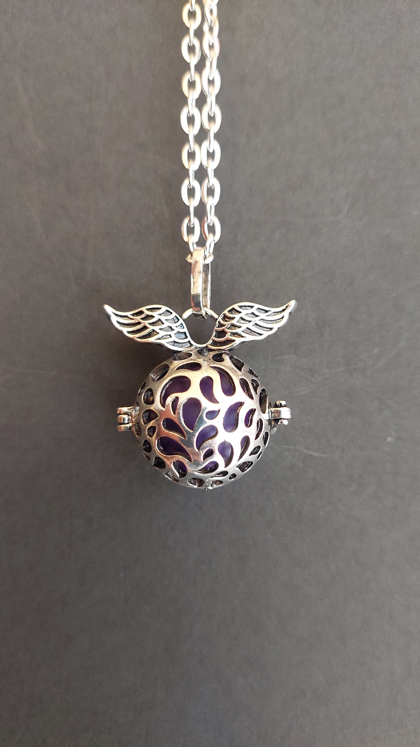 Llamador de Ángeles / Esfera con Gotas y Alas Morado