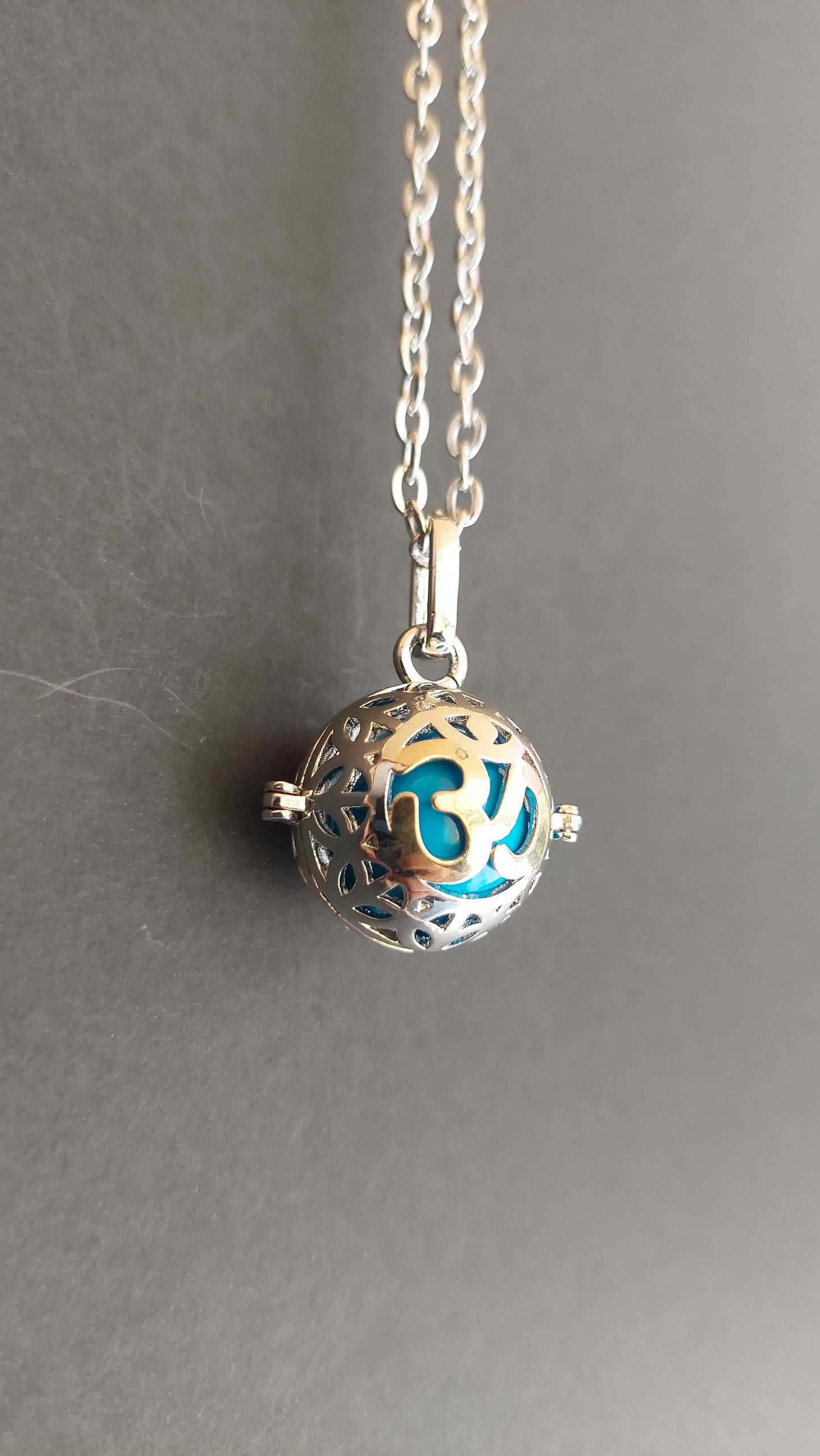 Llamador de Ángeles / Esfera con Om Celeste