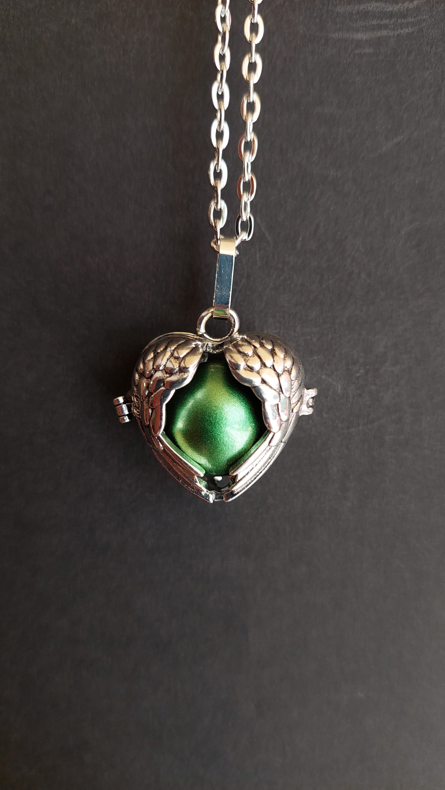 Llamador de Ángeles / Alas con Cascabel Verde