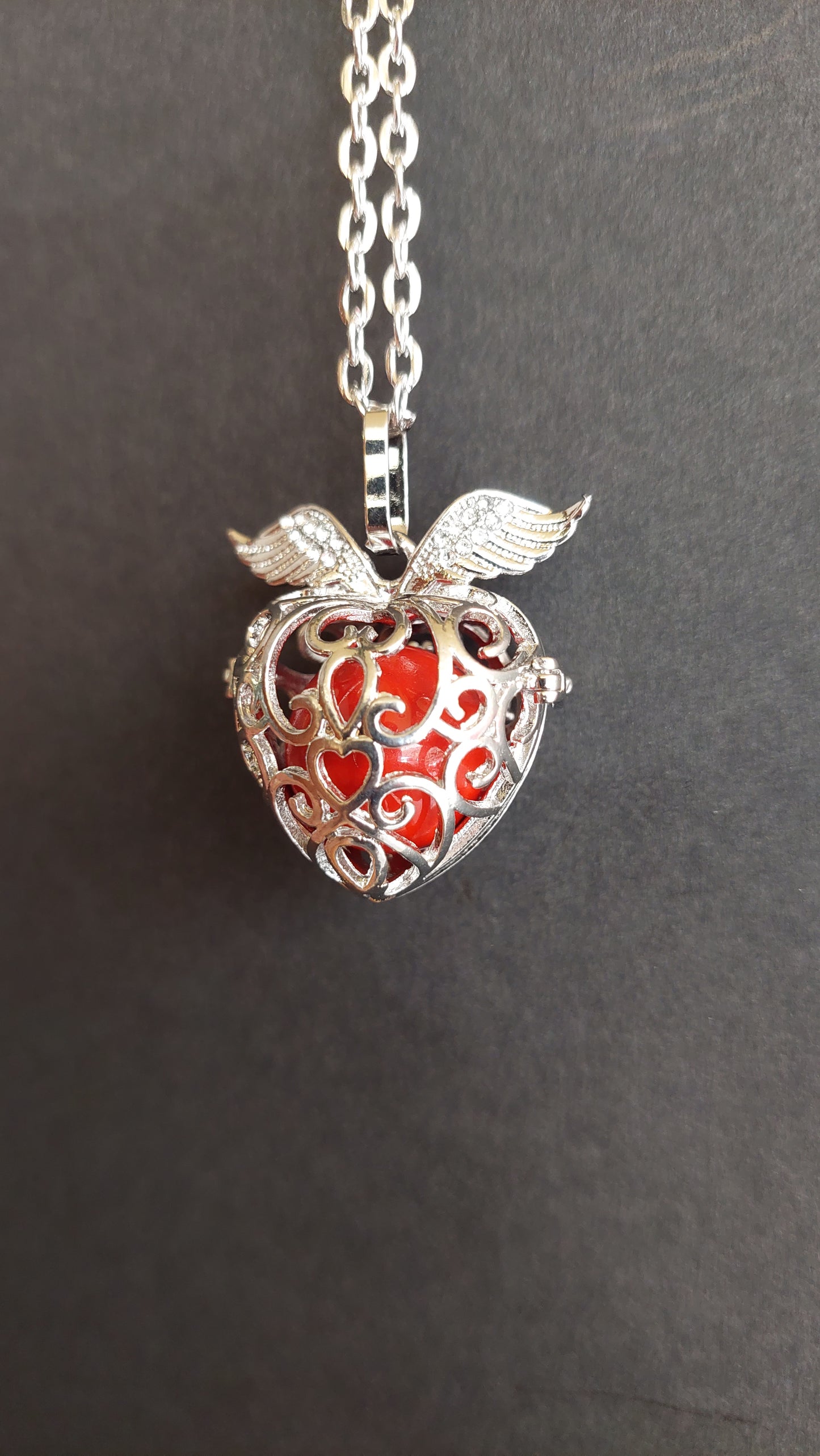 Llamador de Ángeles / Corazón 2 alas PLATA cascabel rojo