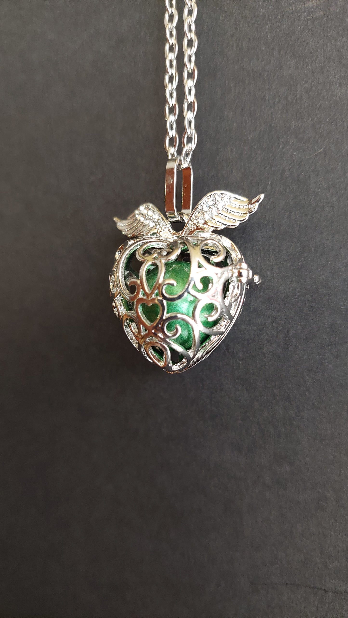 Llamador de Ángeles / Corazón 2 alas PLATA cascabel verde