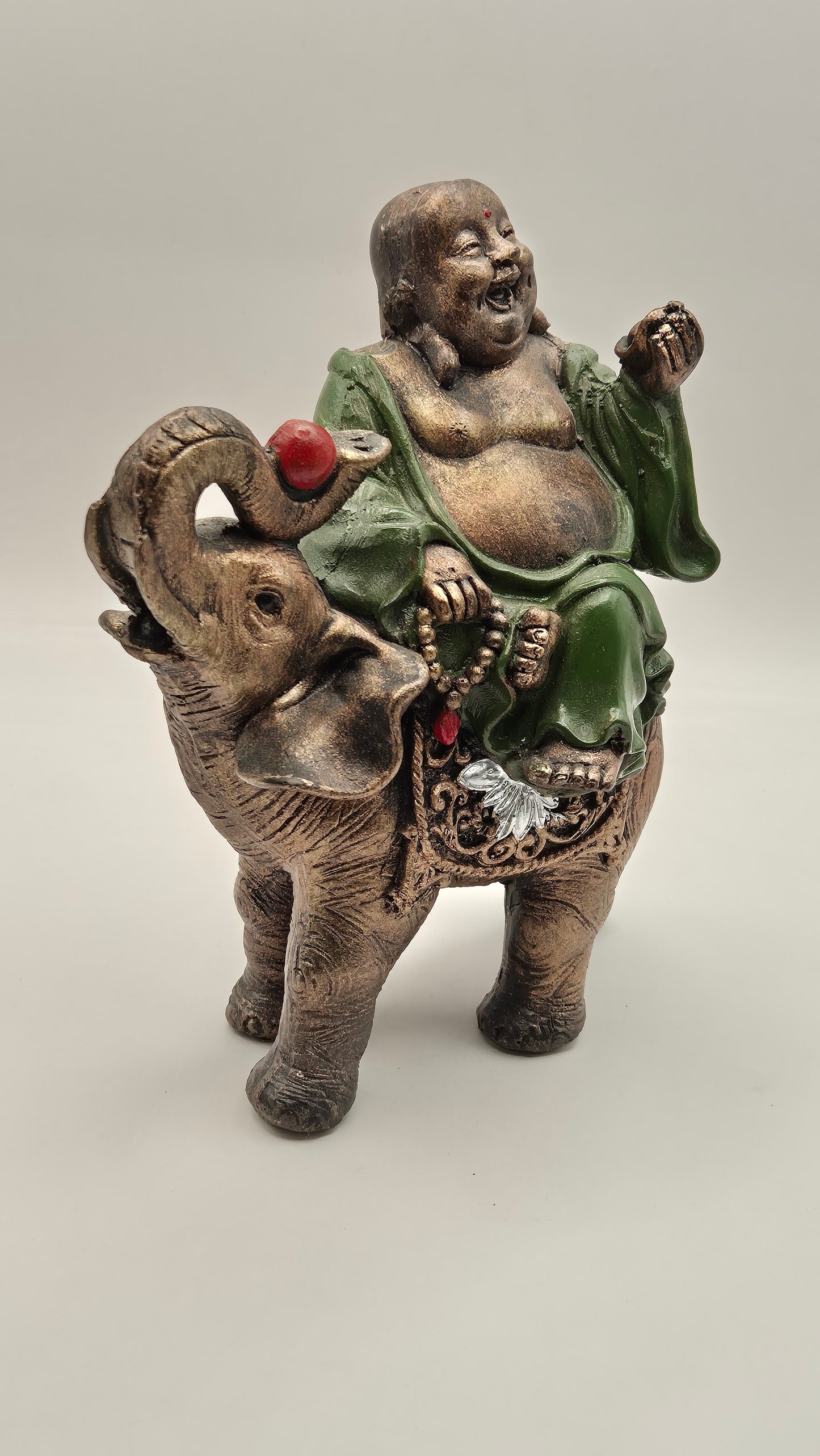 Buda Hotei sobre Elefante (marrón)