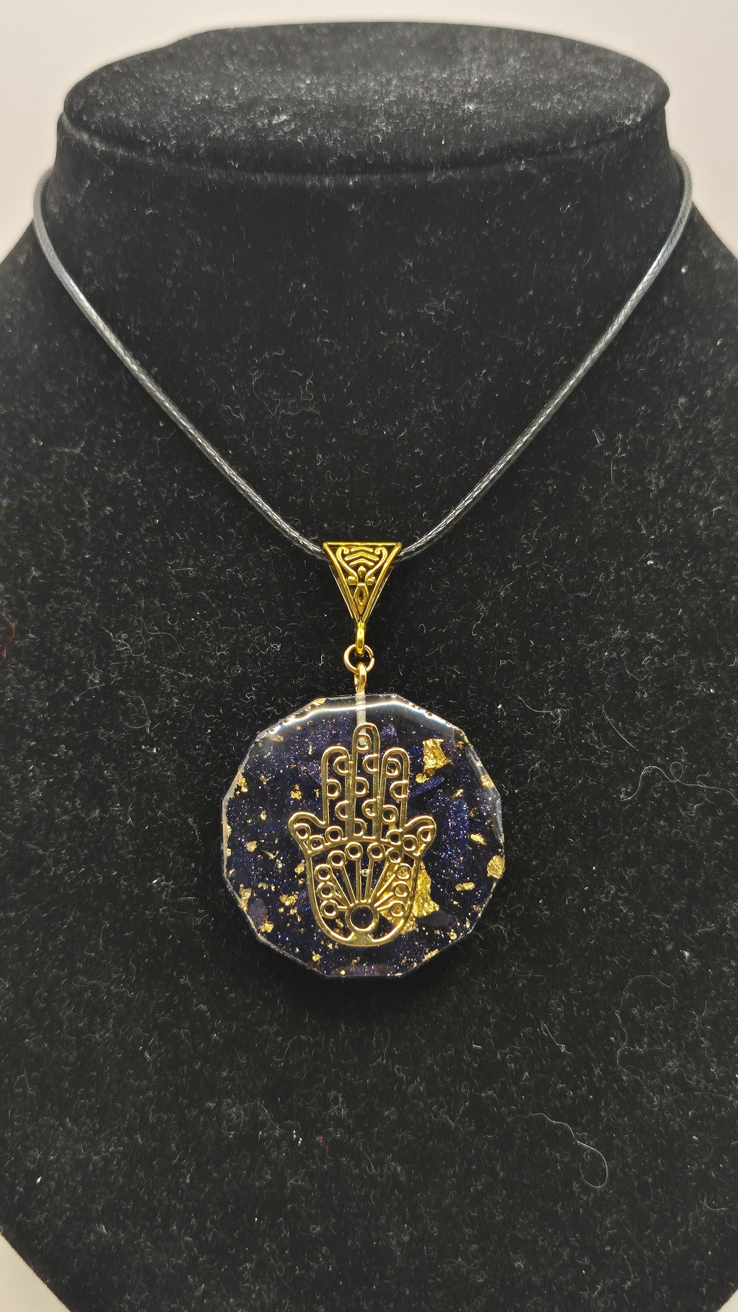 Collar dije Orgonita Mano de Hamsa (color 2)
