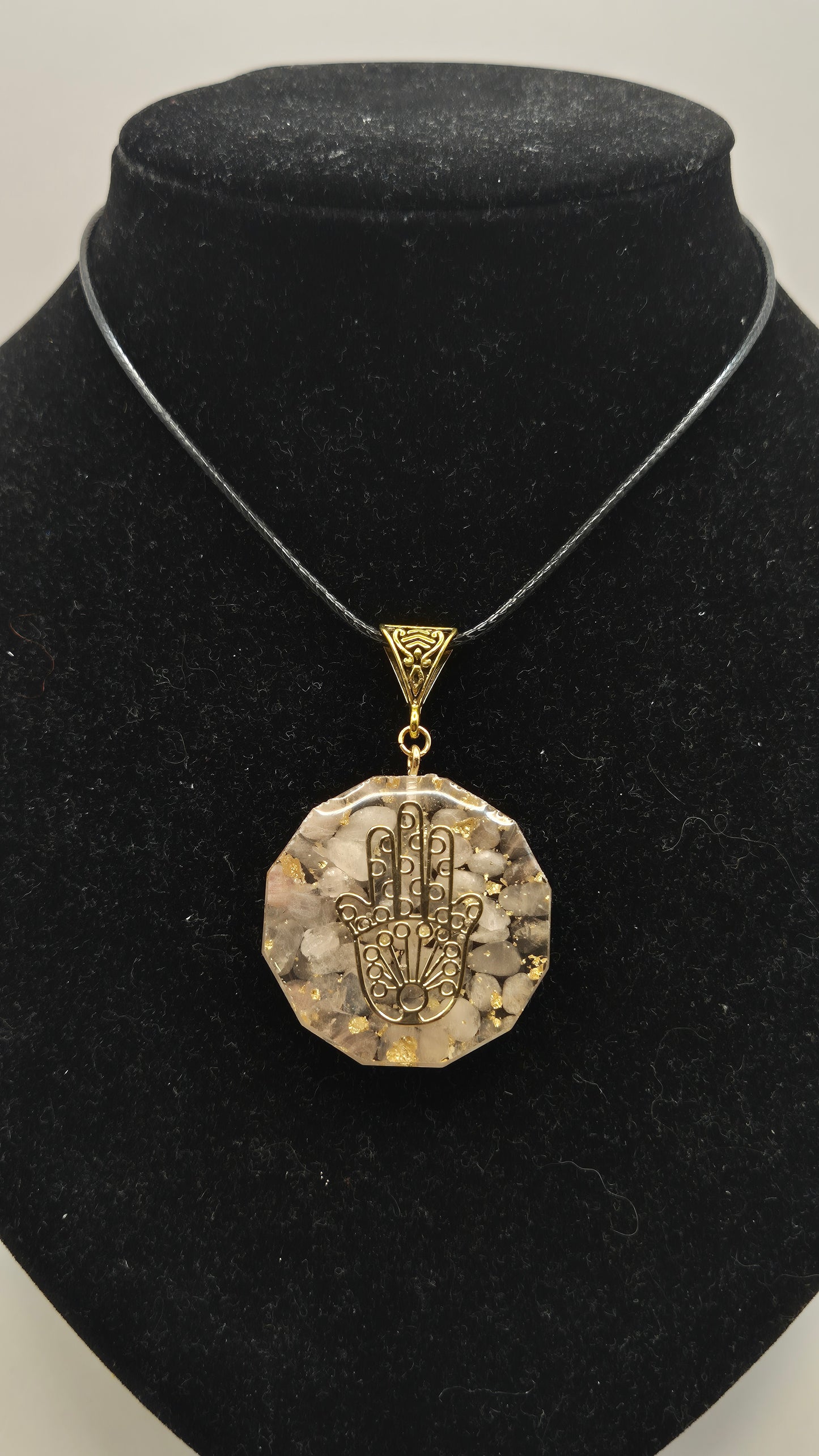 Collar dije Orgonita Mano de Hamsa (color 3)