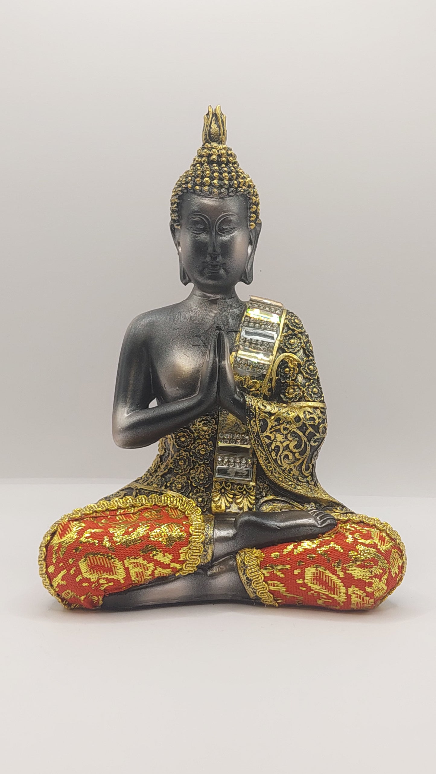 Buda con Manos en Pecho "Mudra Pranan"