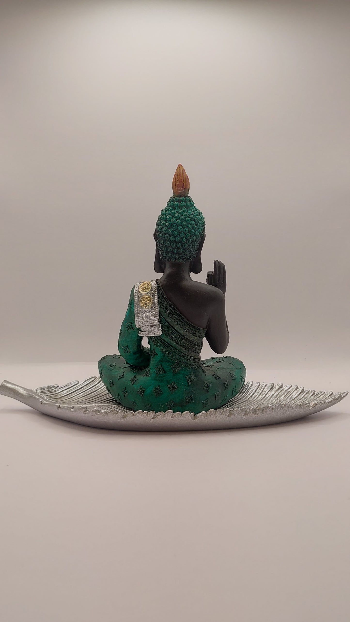Buda dedos juntos y mano en regazo "Mudra vitarka" (verde) NO INCLUYE BASE