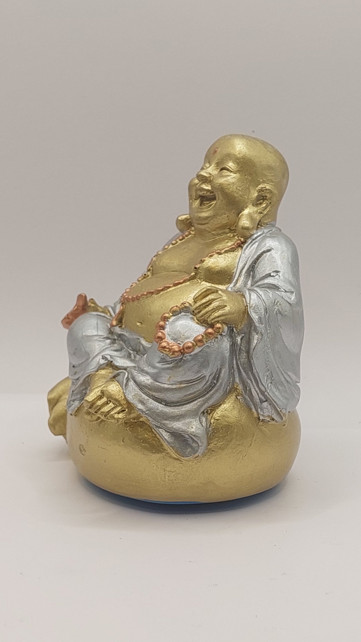 Buda Hotei sobre Costal (dorado/plata)