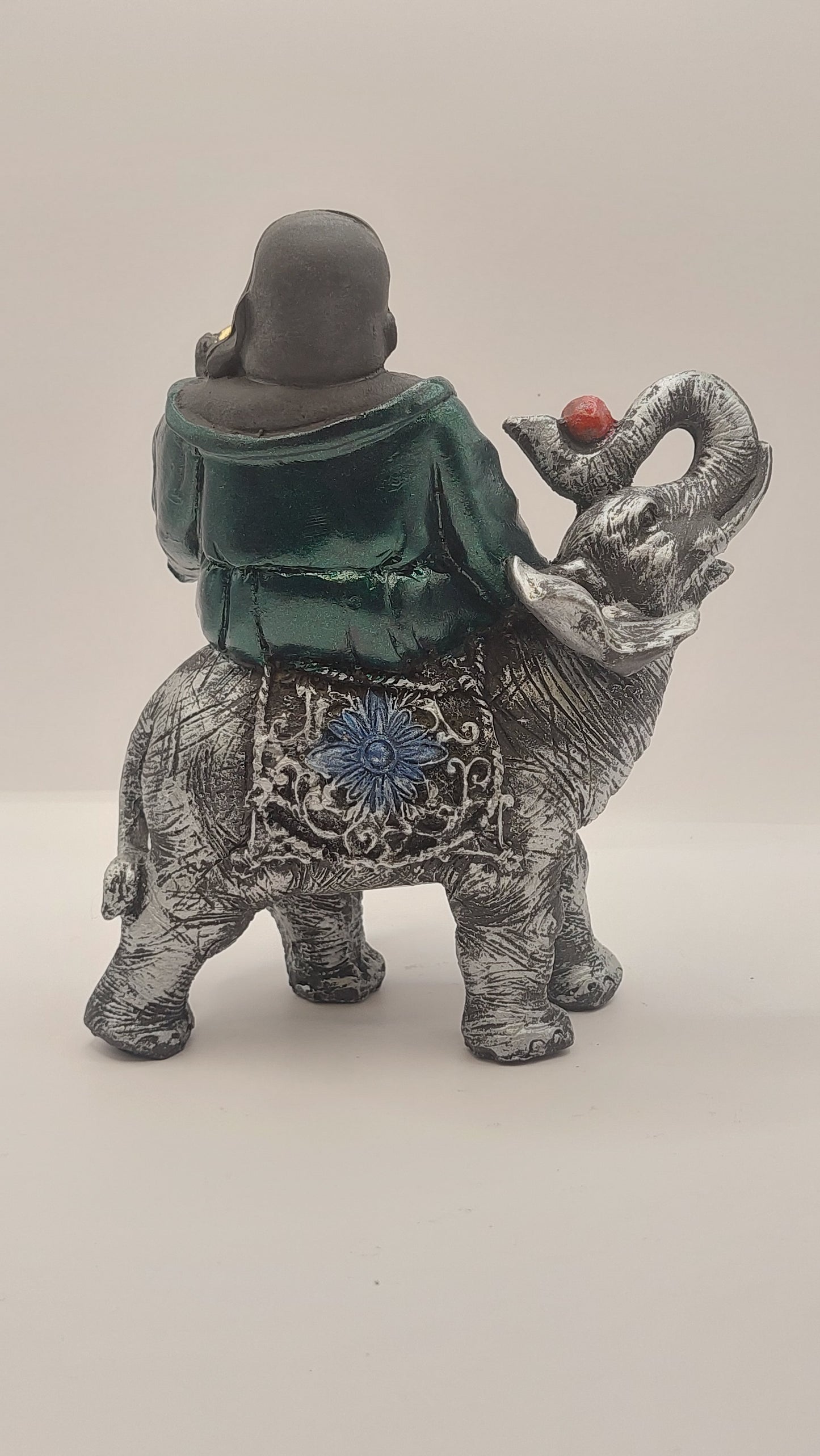 Buda Hotei sobre Elefante