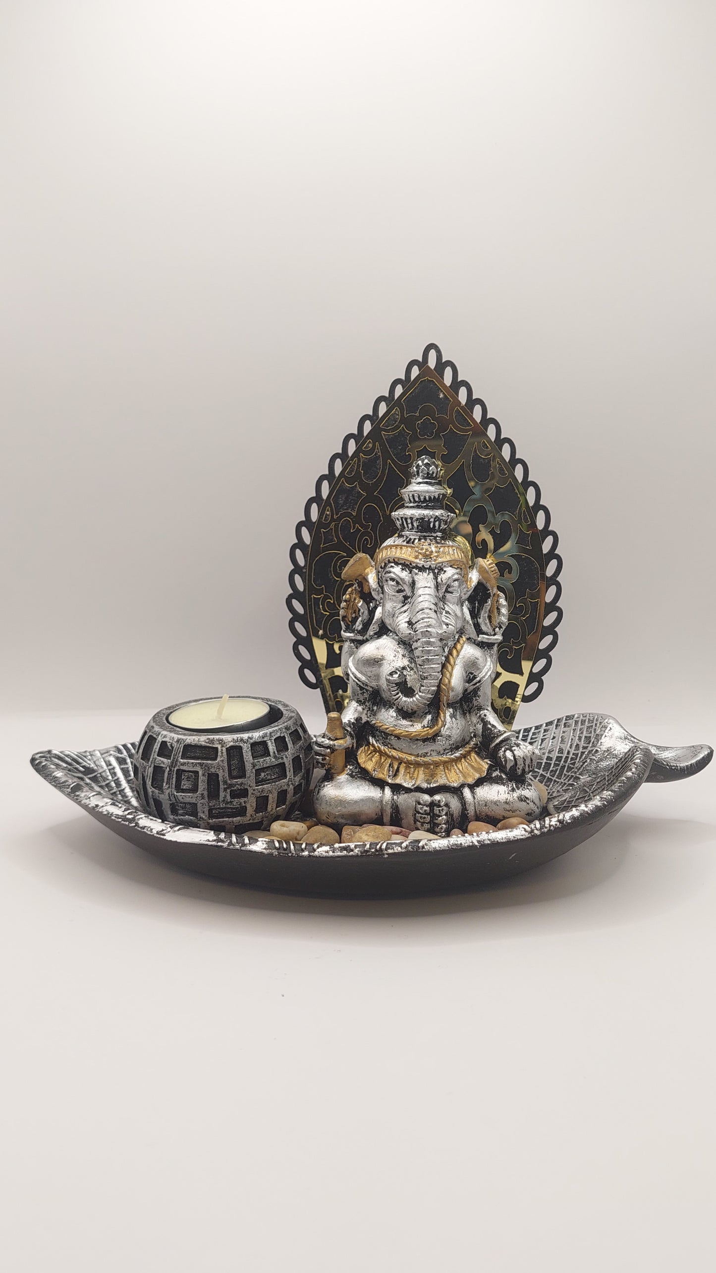 Ganesha con Fondo Dorado (dios hindú)