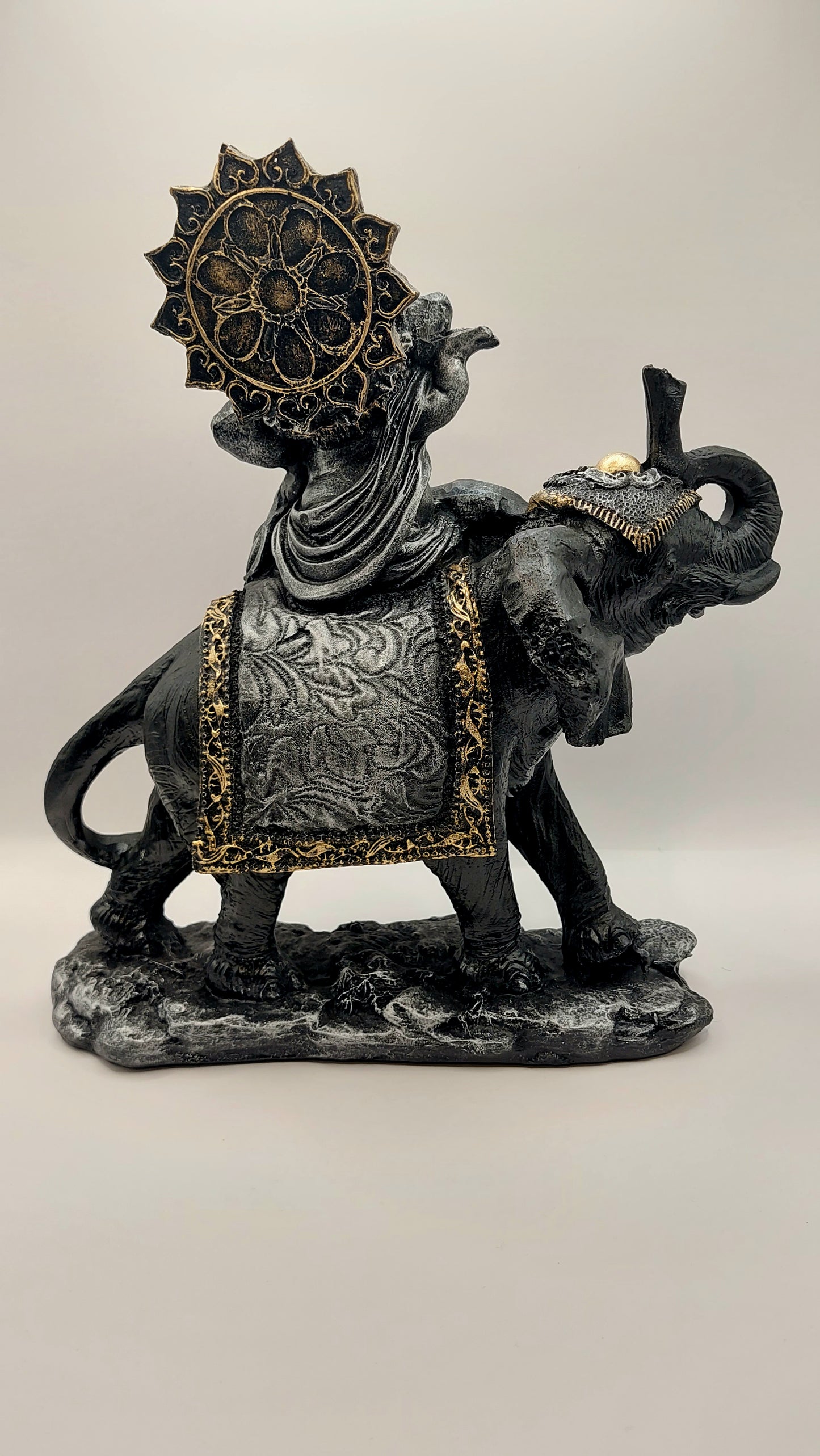 Ganesha sobre Elefante (negro) (dios hindú)