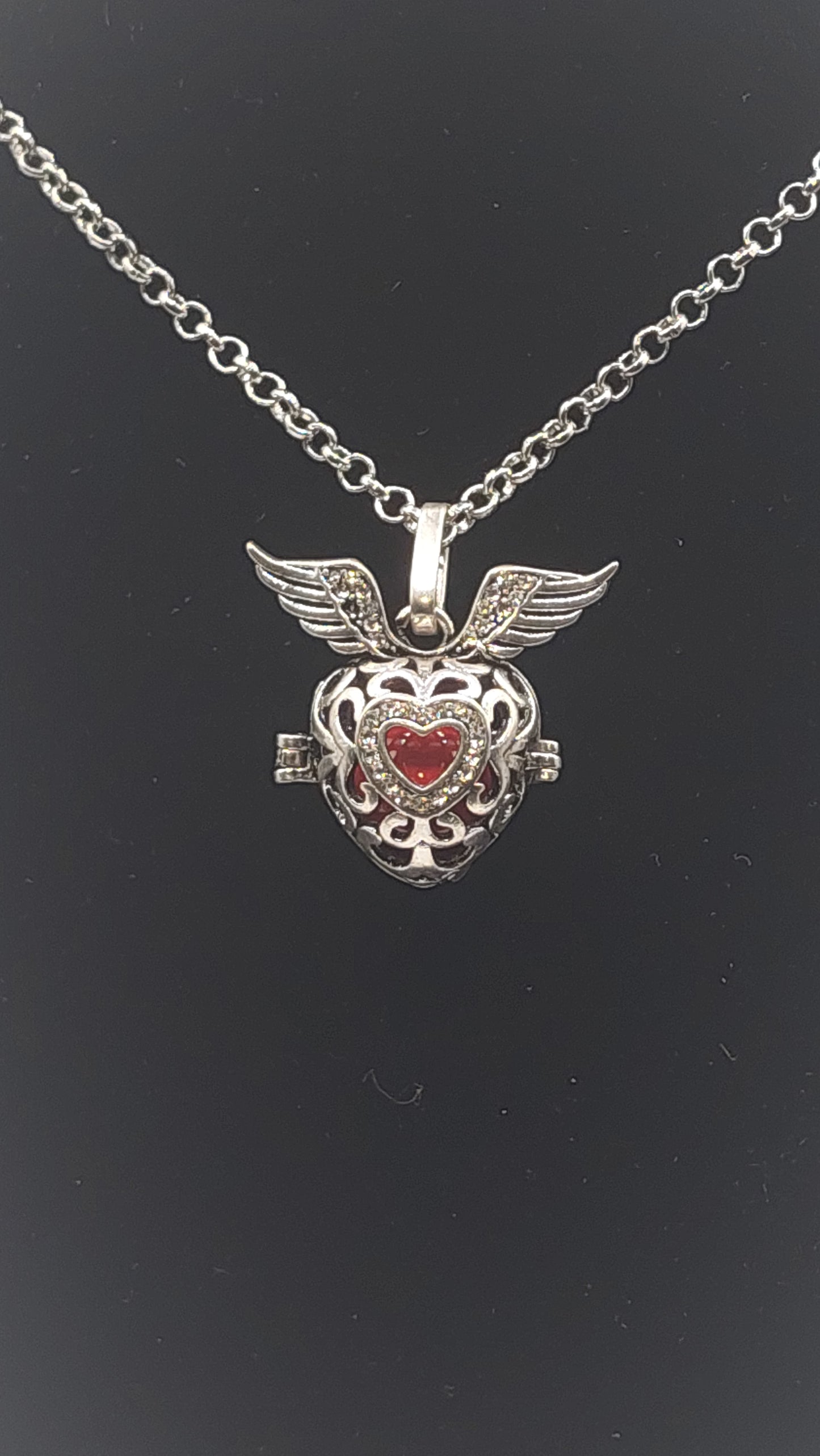 Llamador de Ángeles / Corazón Rojo PEQUEÑO con 2 alas