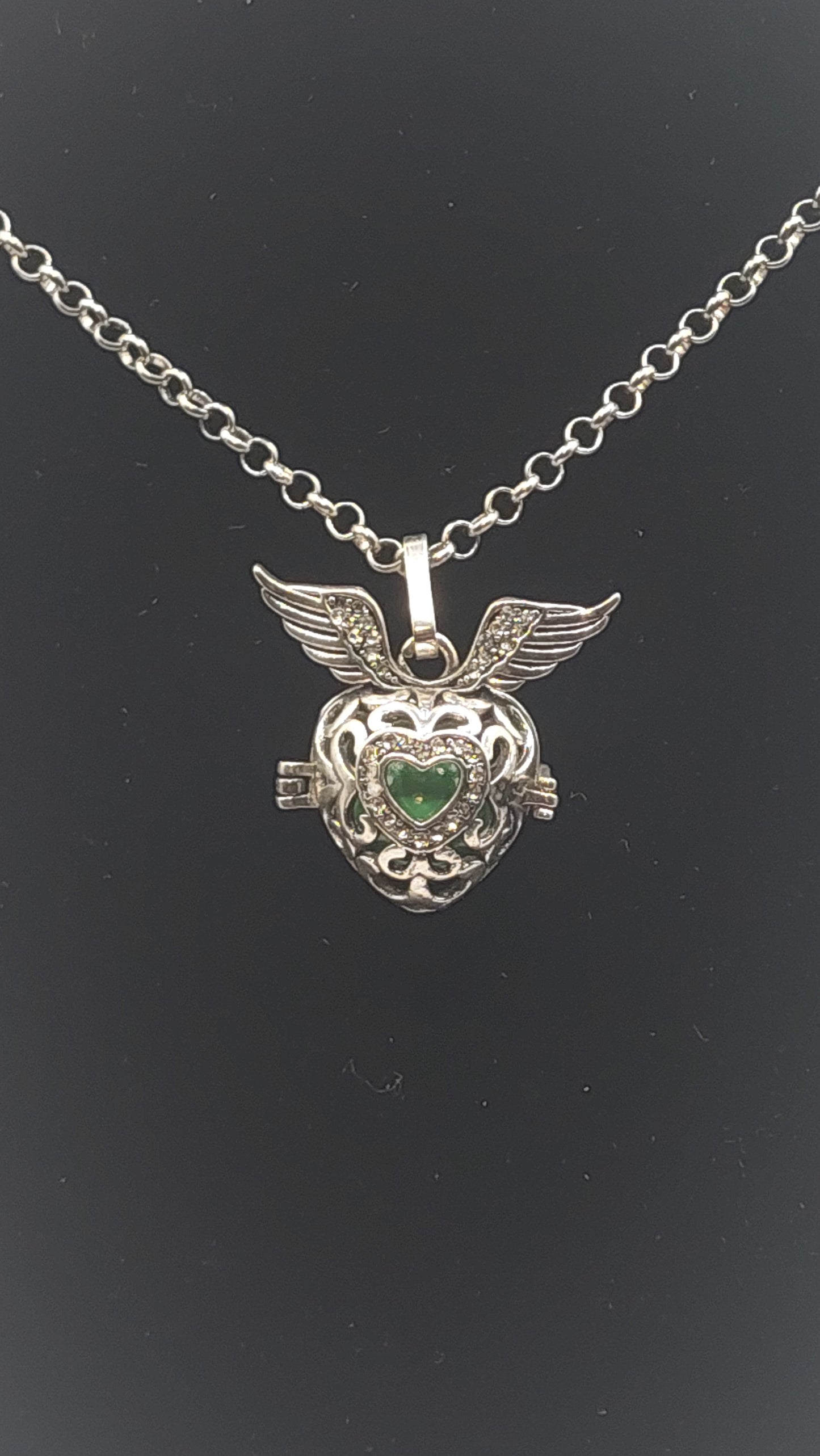 Llamador de Ángeles / Corazón Verde PEQUEÑO con 2 alas