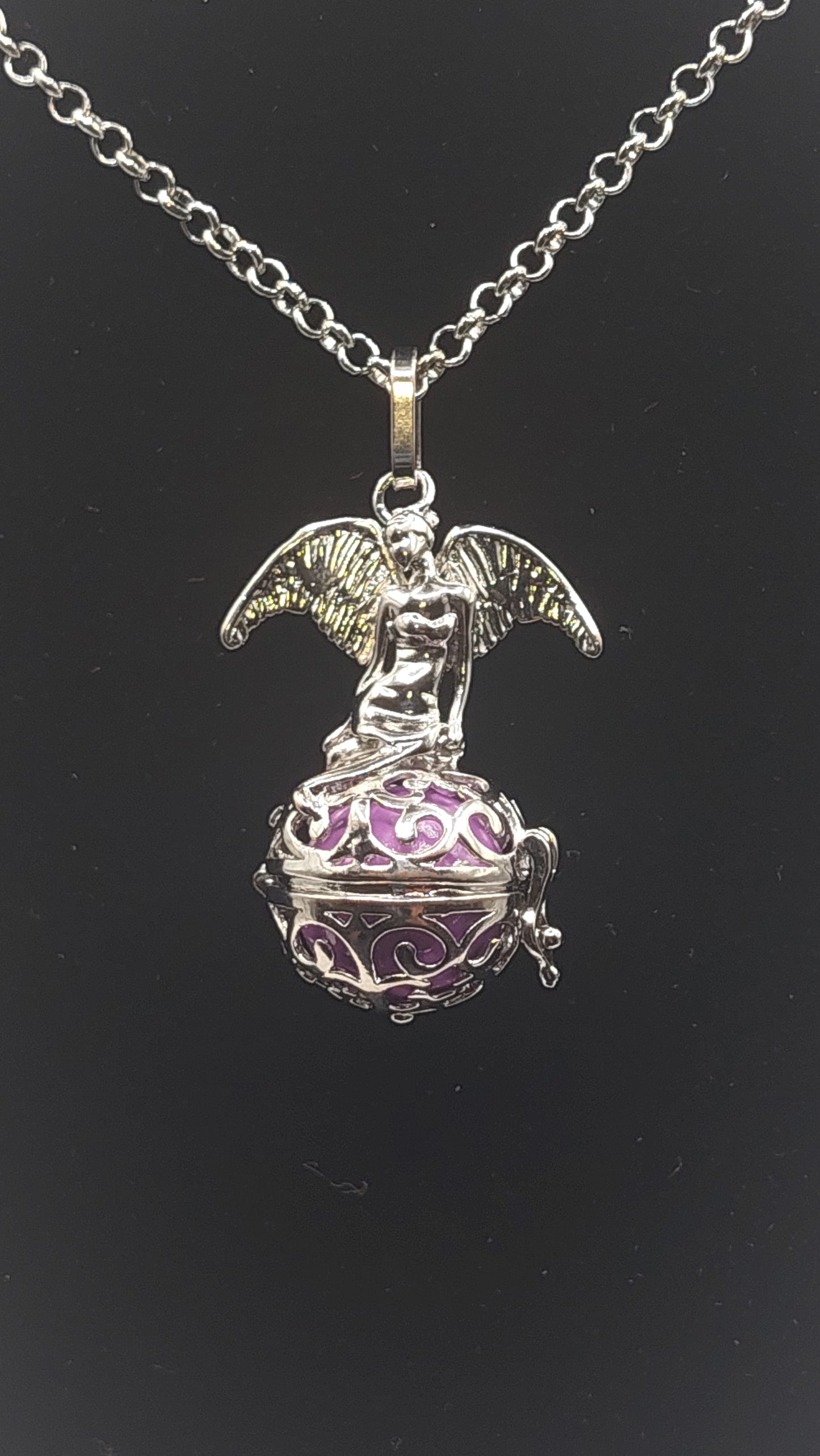 Llamador de Ángeles / Esfera con Angel arriba Morado