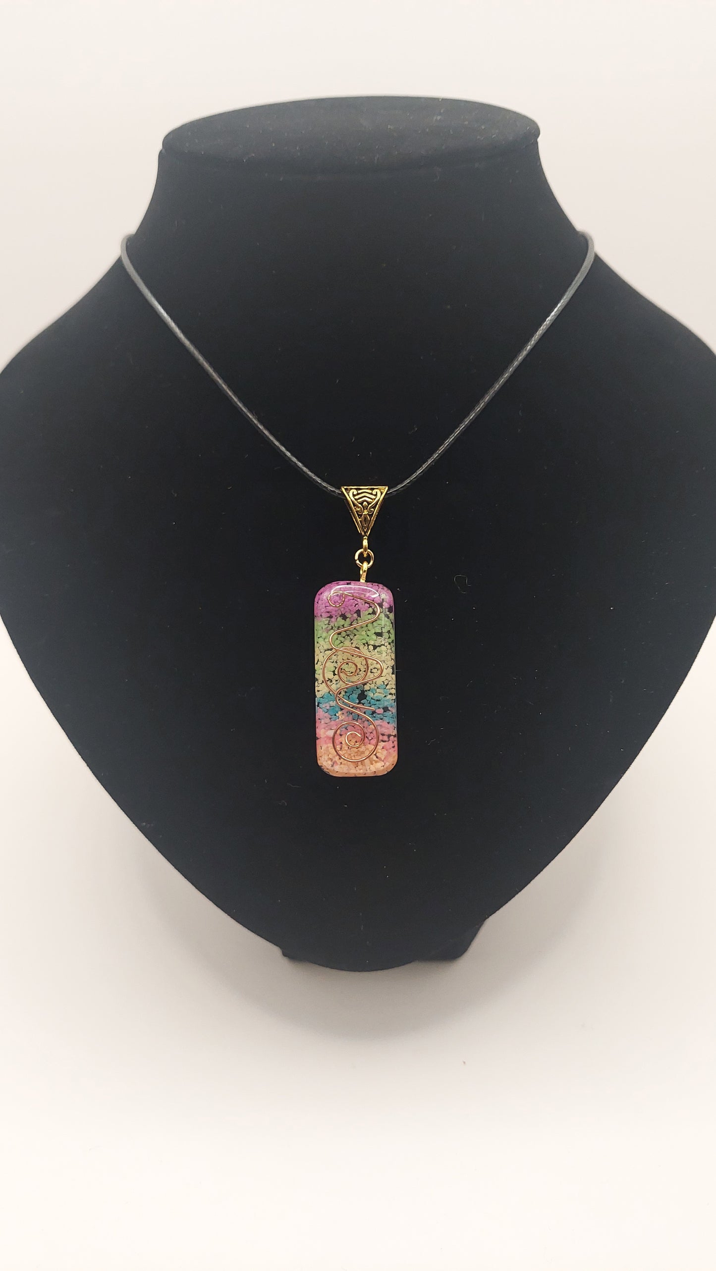 Collar dije Orgonita (modelo 2.1)