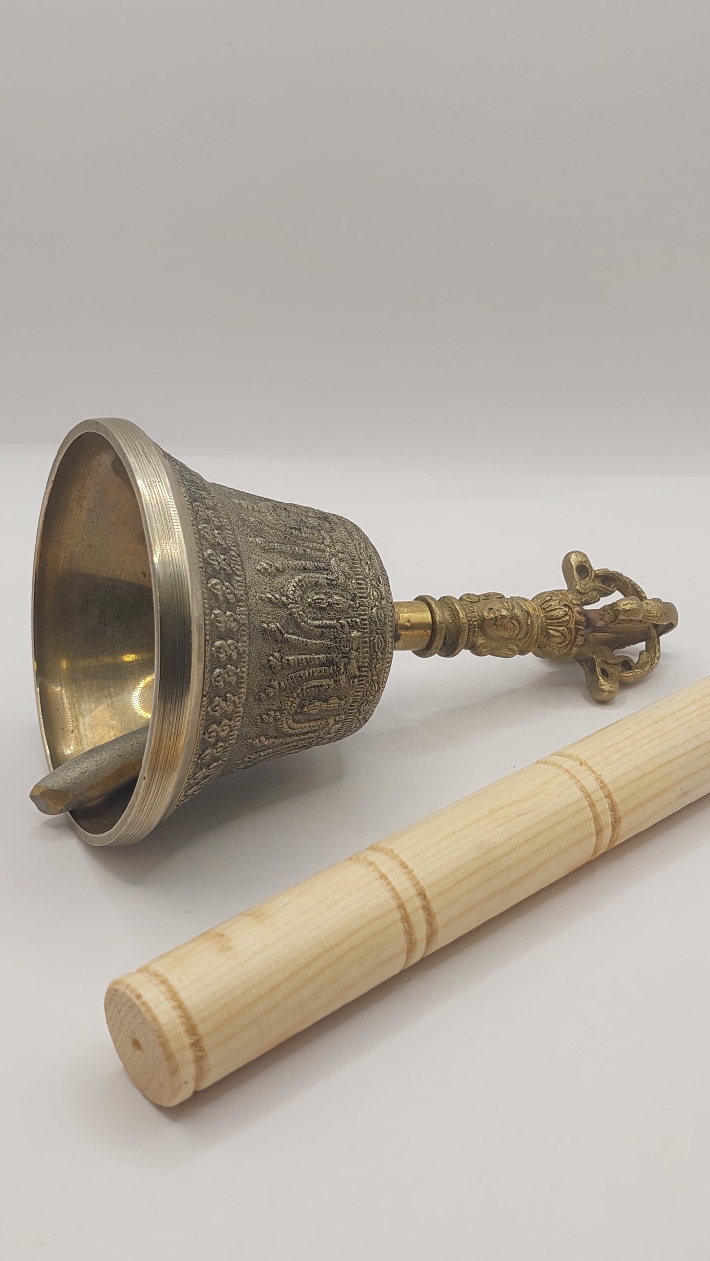 Campana Tibetana (mediana)