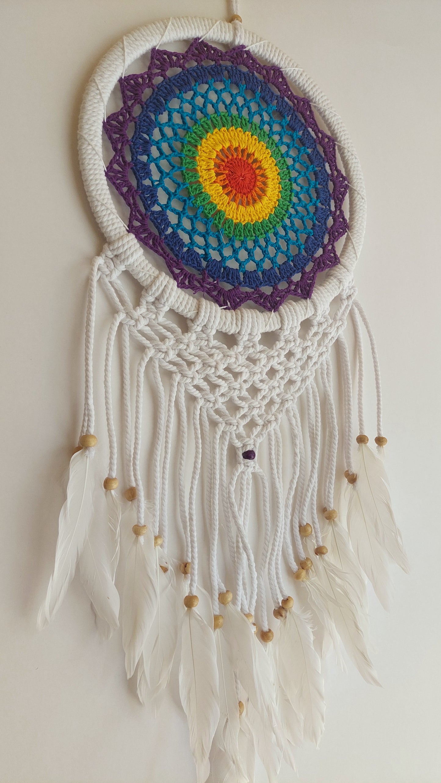 Atrapasueños Tejido y Plumas (blanco y multicolor 1)