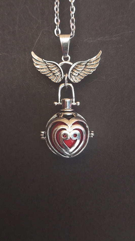 Llamador de Ángeles / Esfera Corazónes y 2 alas rojo