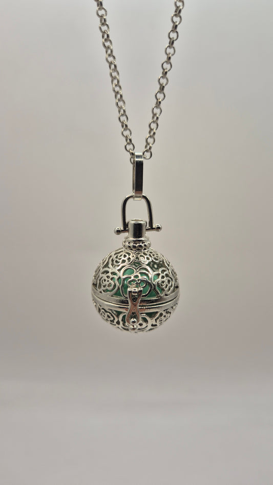 Llamador de Ángeles / Esfera PLATEADA con Rosas / Cascabel Menta