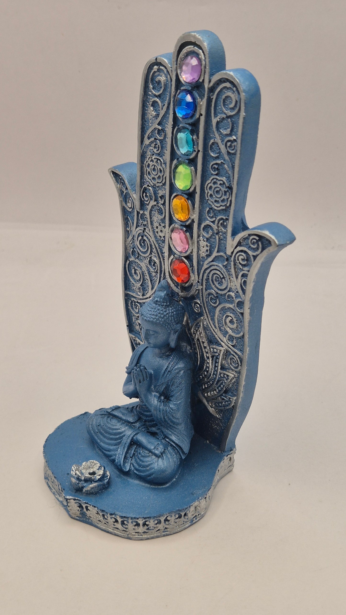 Buda con Manos en Pecho "Mudra Pranan" con Mano de Hamsa (azul)