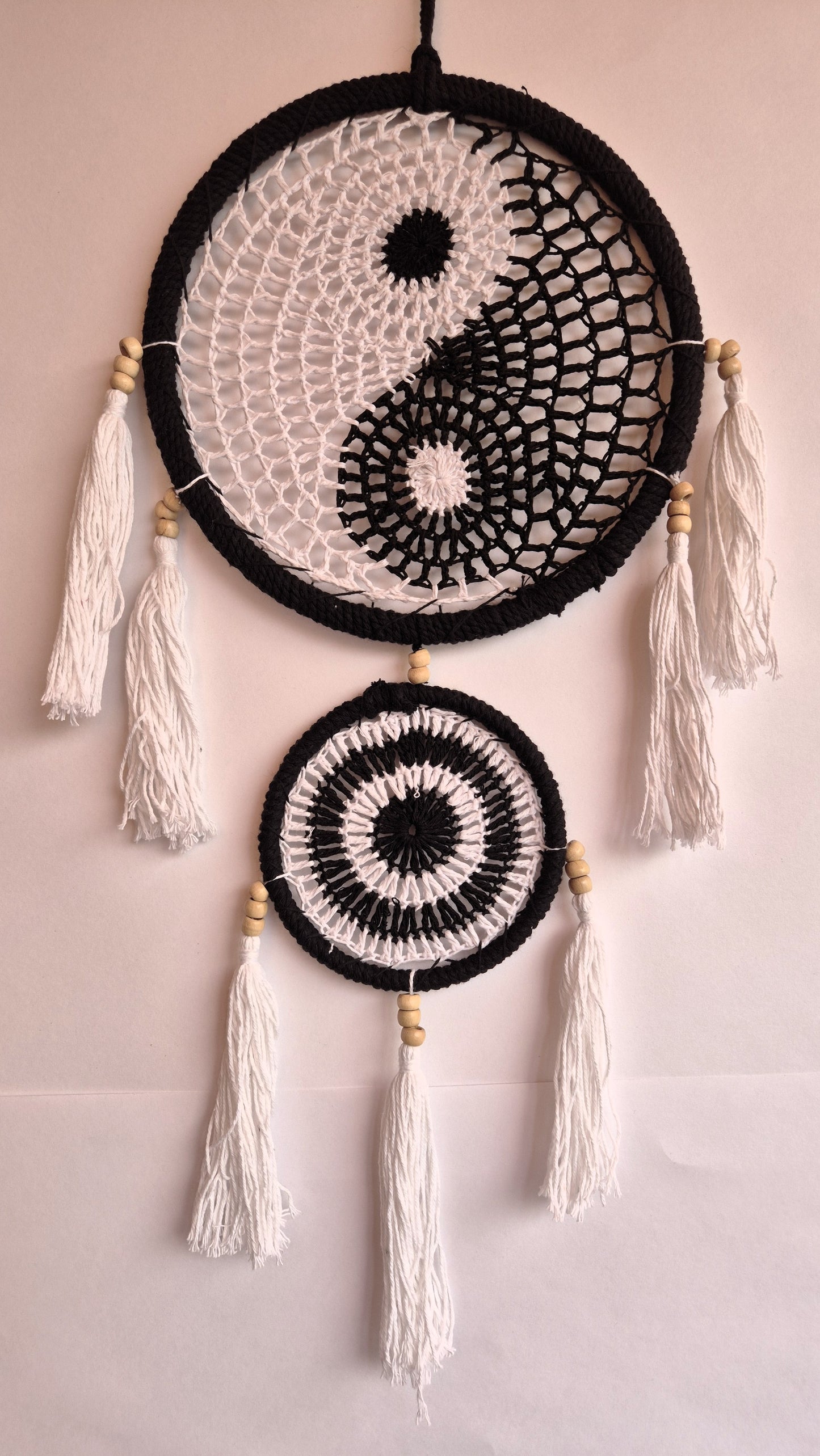 Atrapasueños Feng Shui de 2 Circulos de Macrame MEDIANO 1