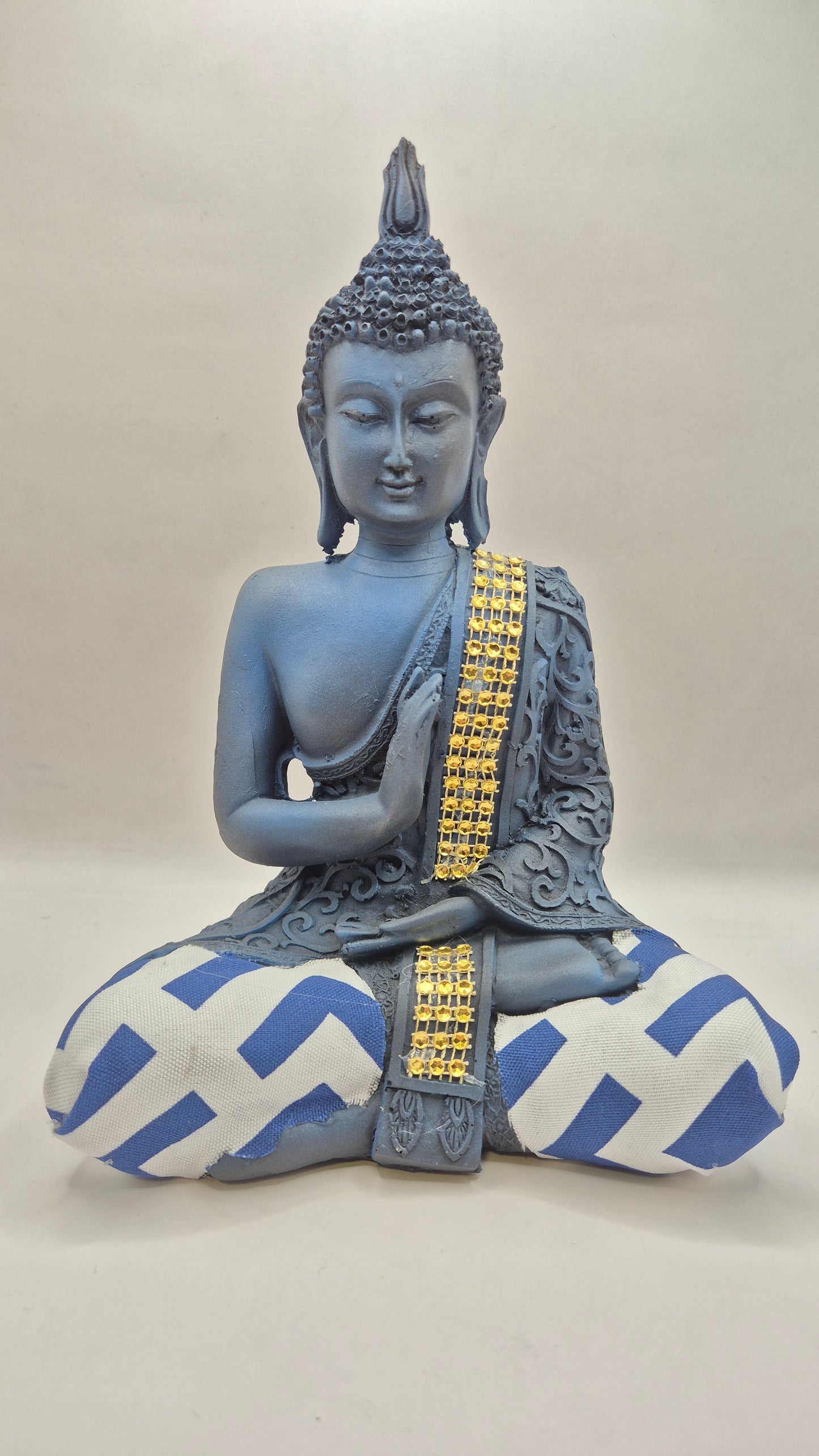 Buda Grande con Mano sobre Regazo y Pecho "Mudra abhaya" (azul)