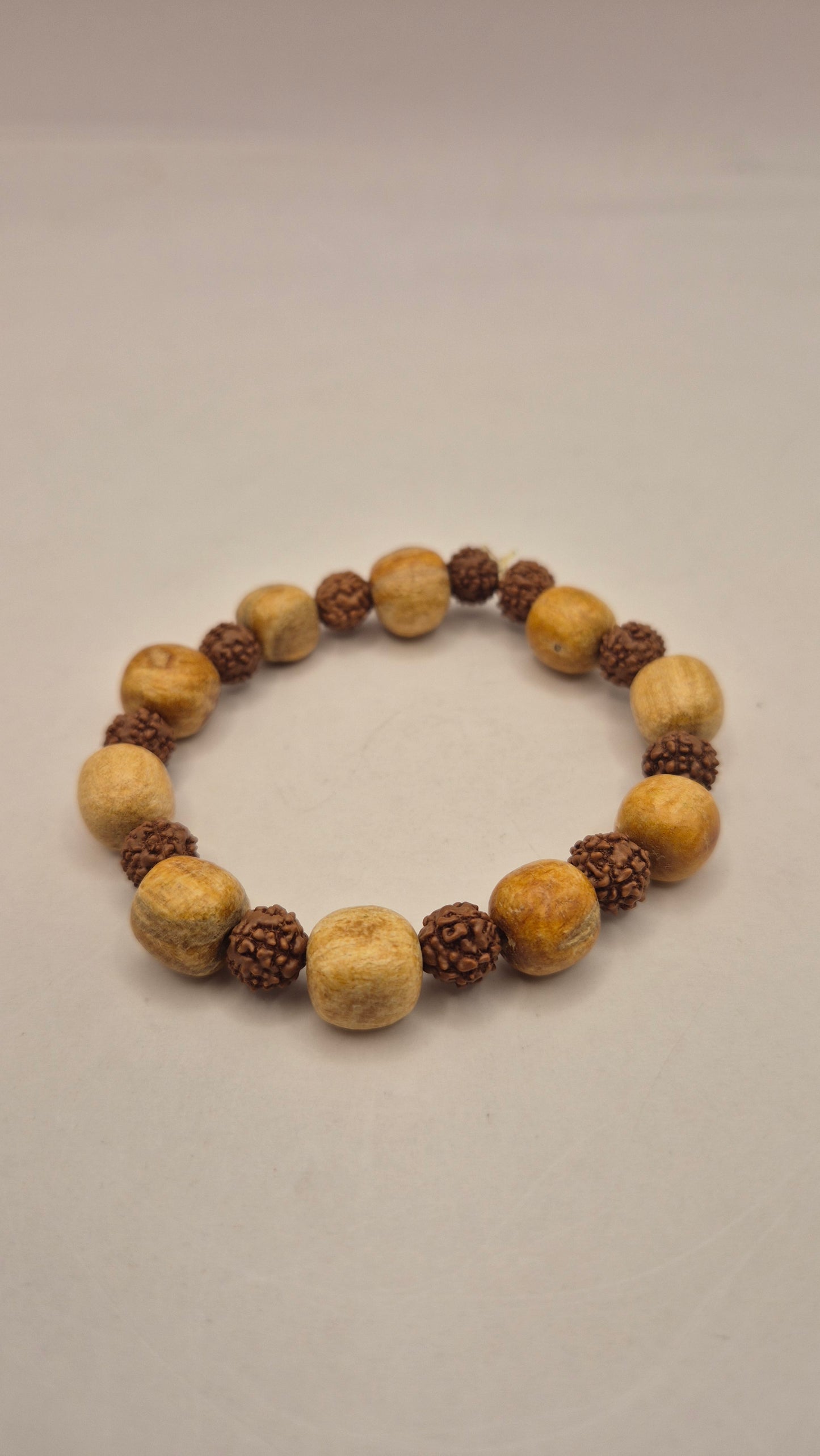 Pulsera de Palo Santo y Rudraksha