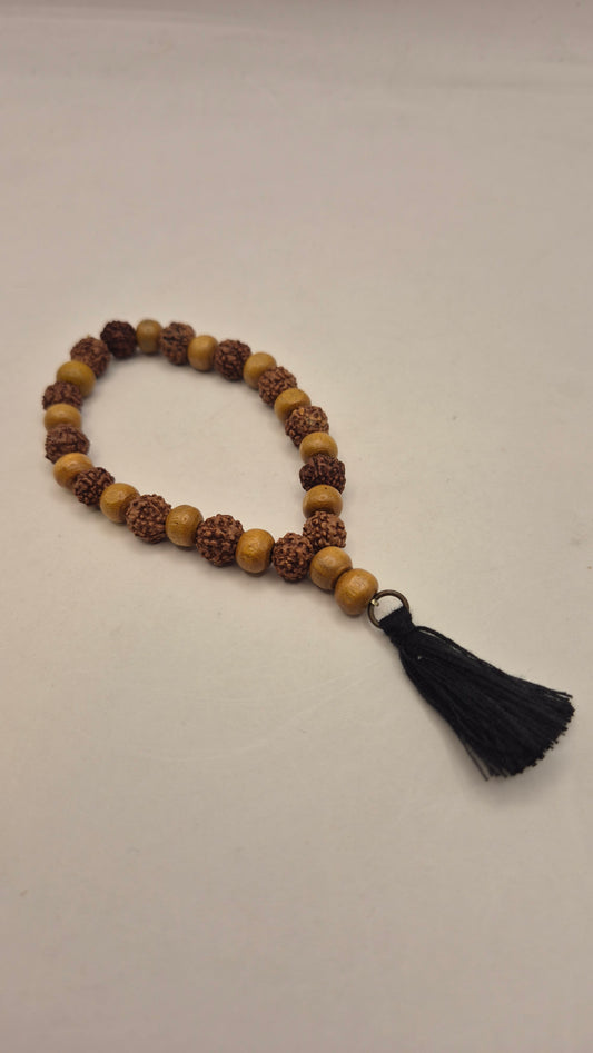 Japa Mala Pulsera RUDRAKSHA y madera (27 cuentas) borla negra