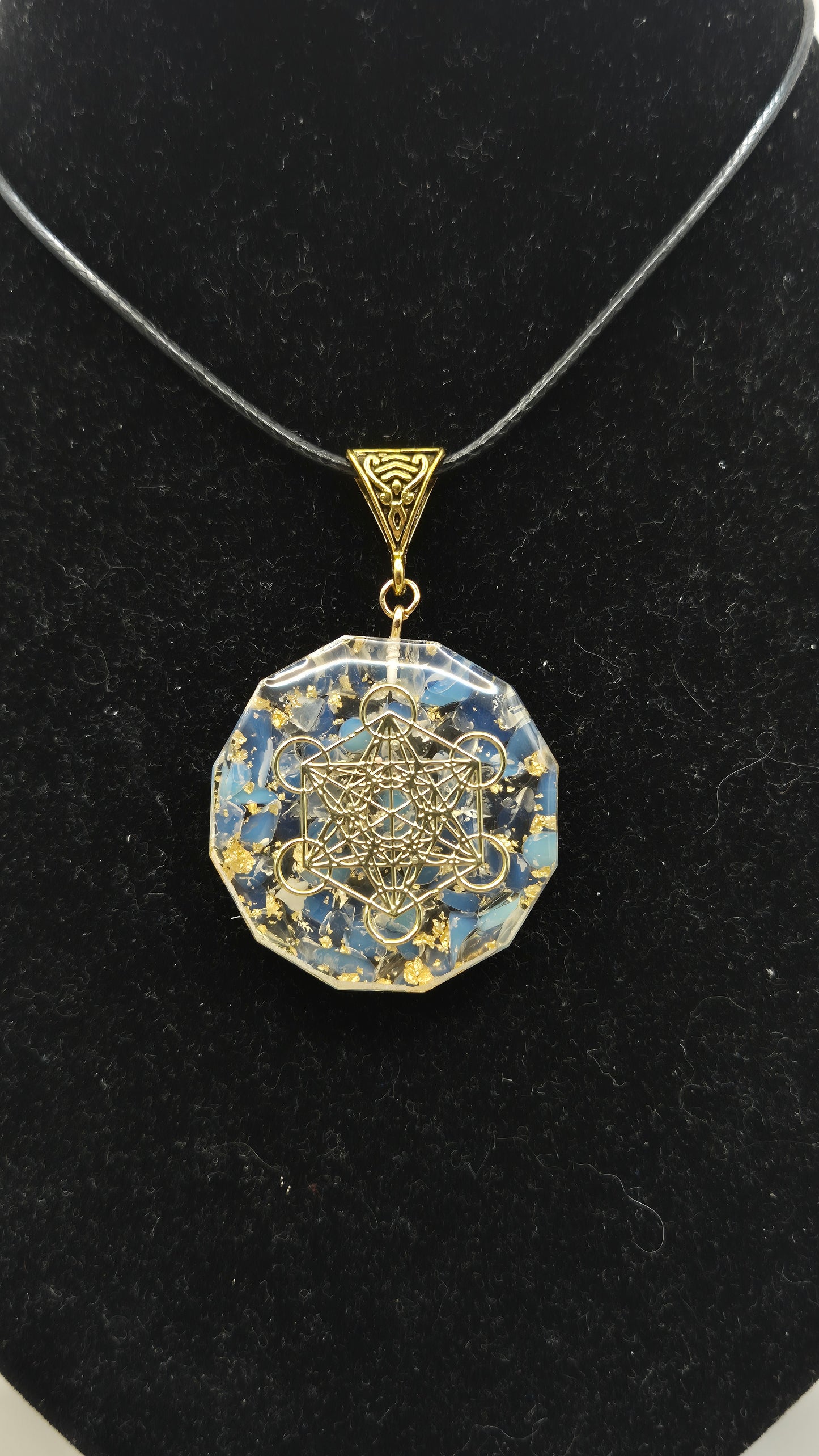 Collar dije Orgonita Cubo de Metatrón (color 1)