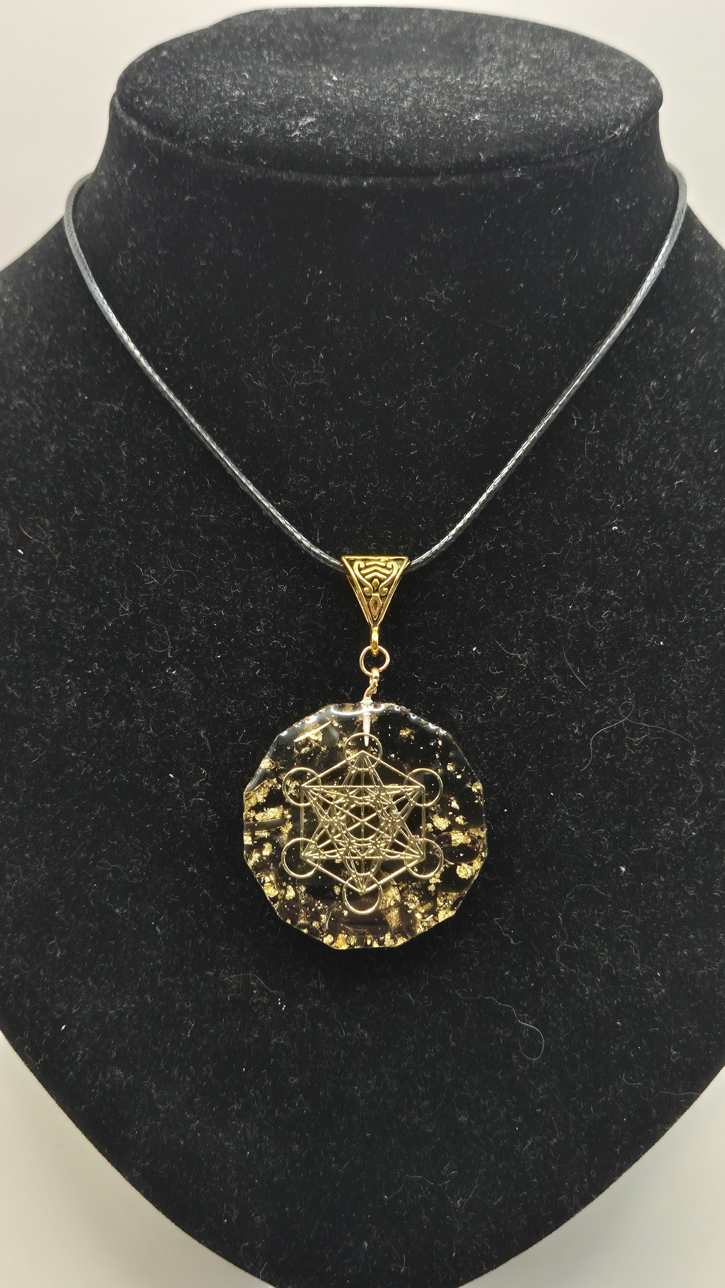 Collar dije Orgonita Cubo de Metatrón (color 2)