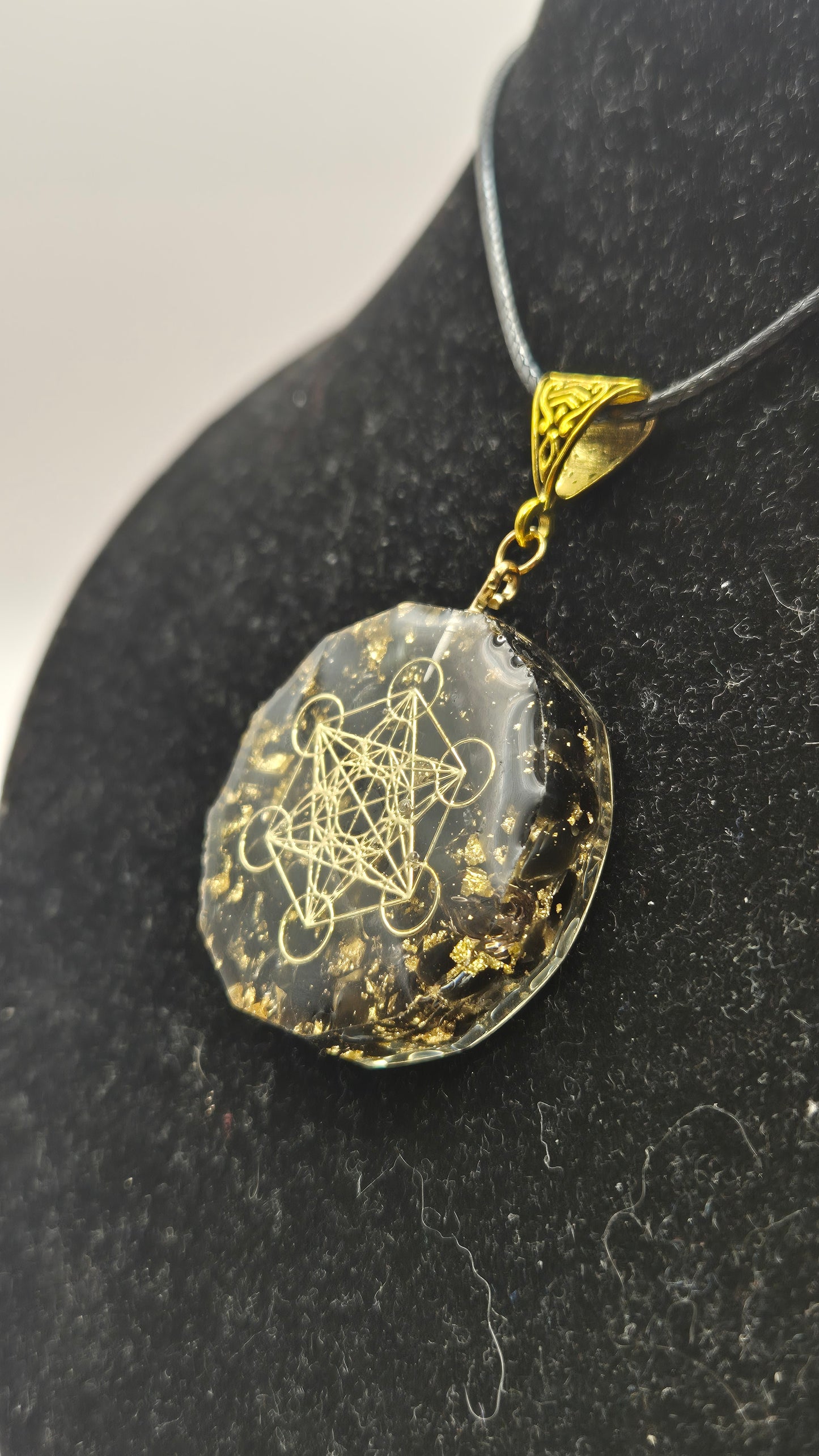 Collar dije Orgonita Cubo de Metatrón (color 2)