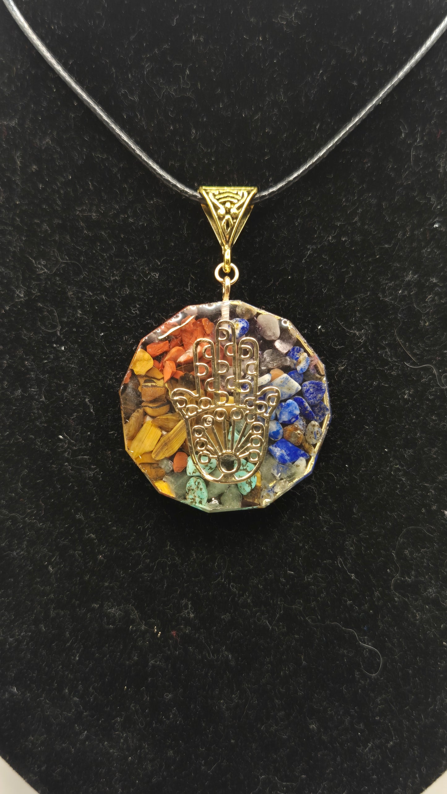 Collar dije Orgonita Mano de Hamsa (color 1)