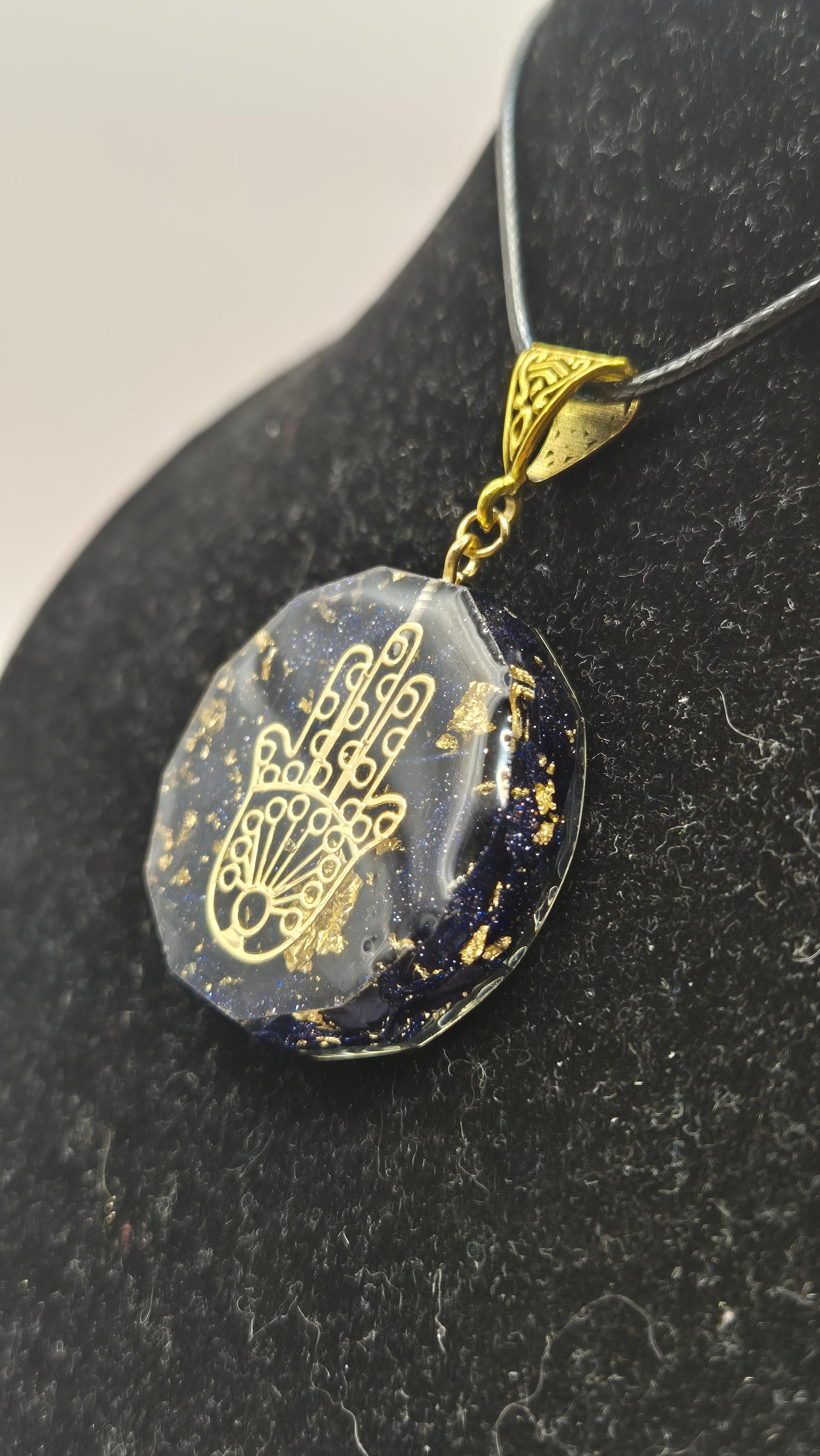 Collar dije Orgonita Mano de Hamsa (color 2)