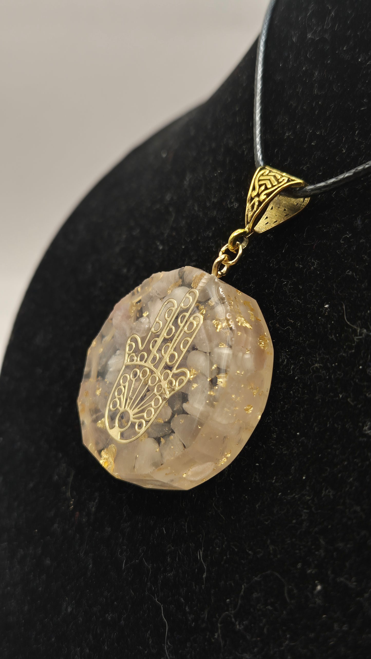 Collar dije Orgonita Mano de Hamsa (color 3)