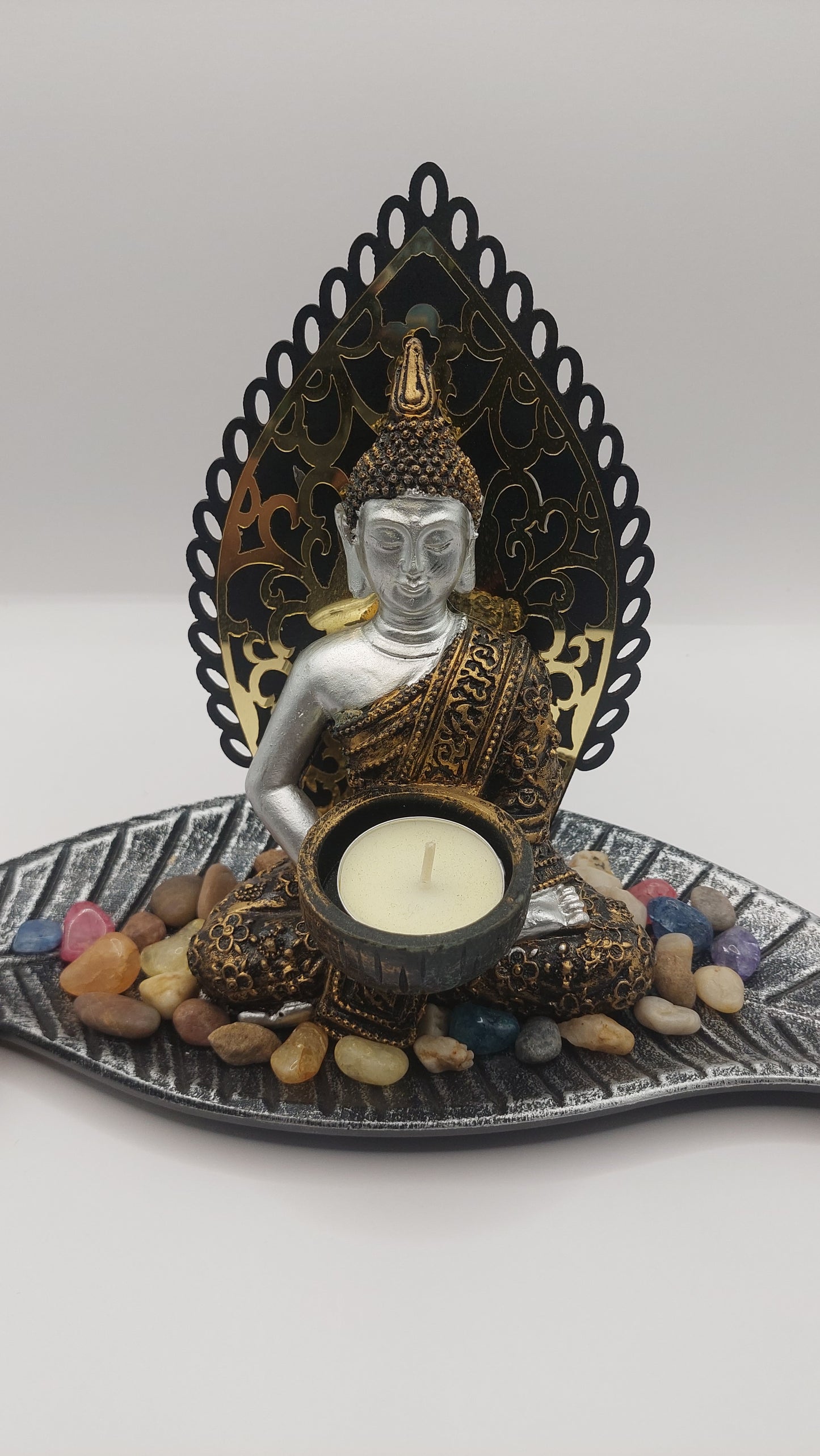 Buda de la Meditación con Fondo Dorado "Mudra dhyana"