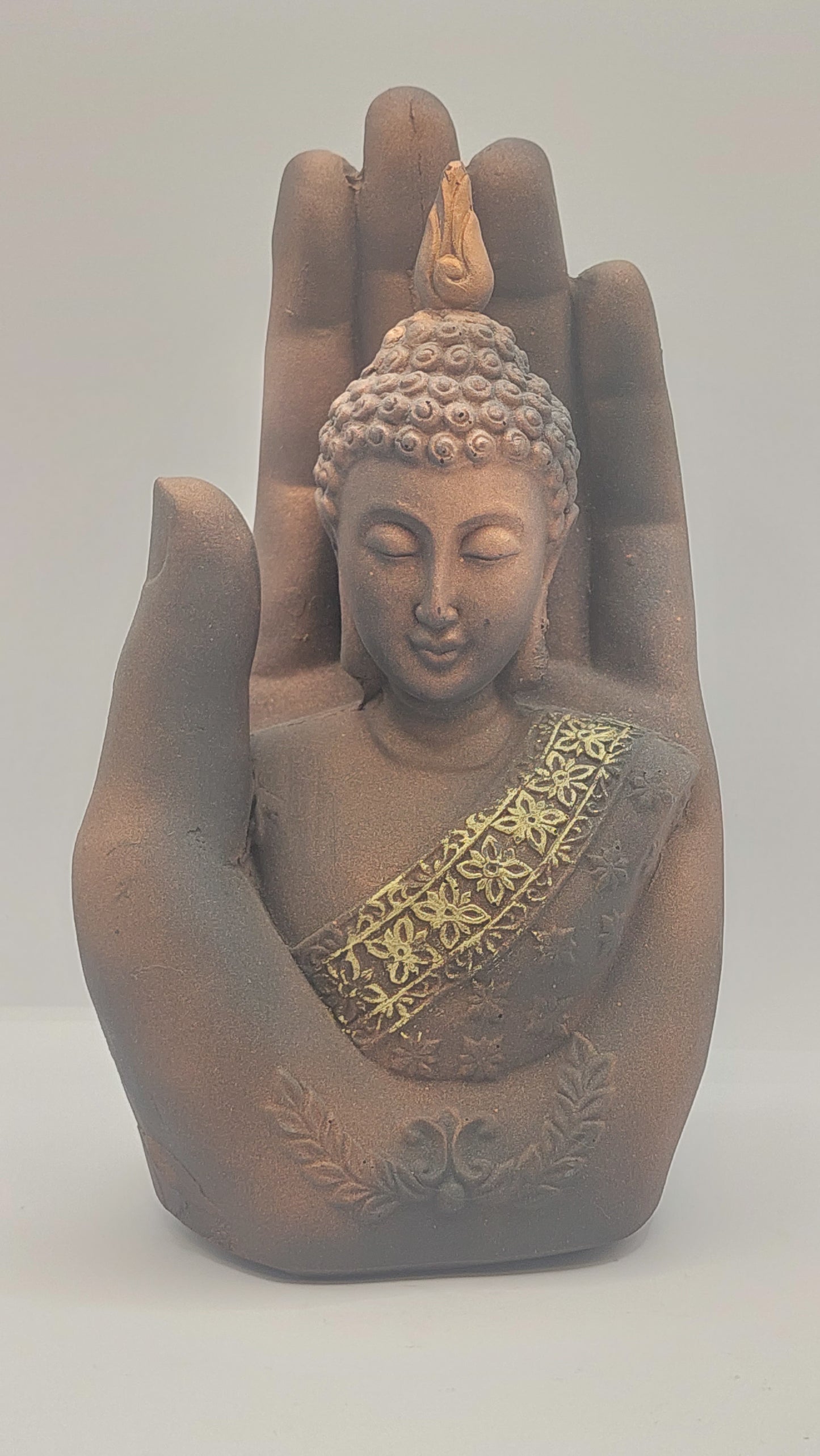 Mano con Buda marrón "Mudra abhaya"