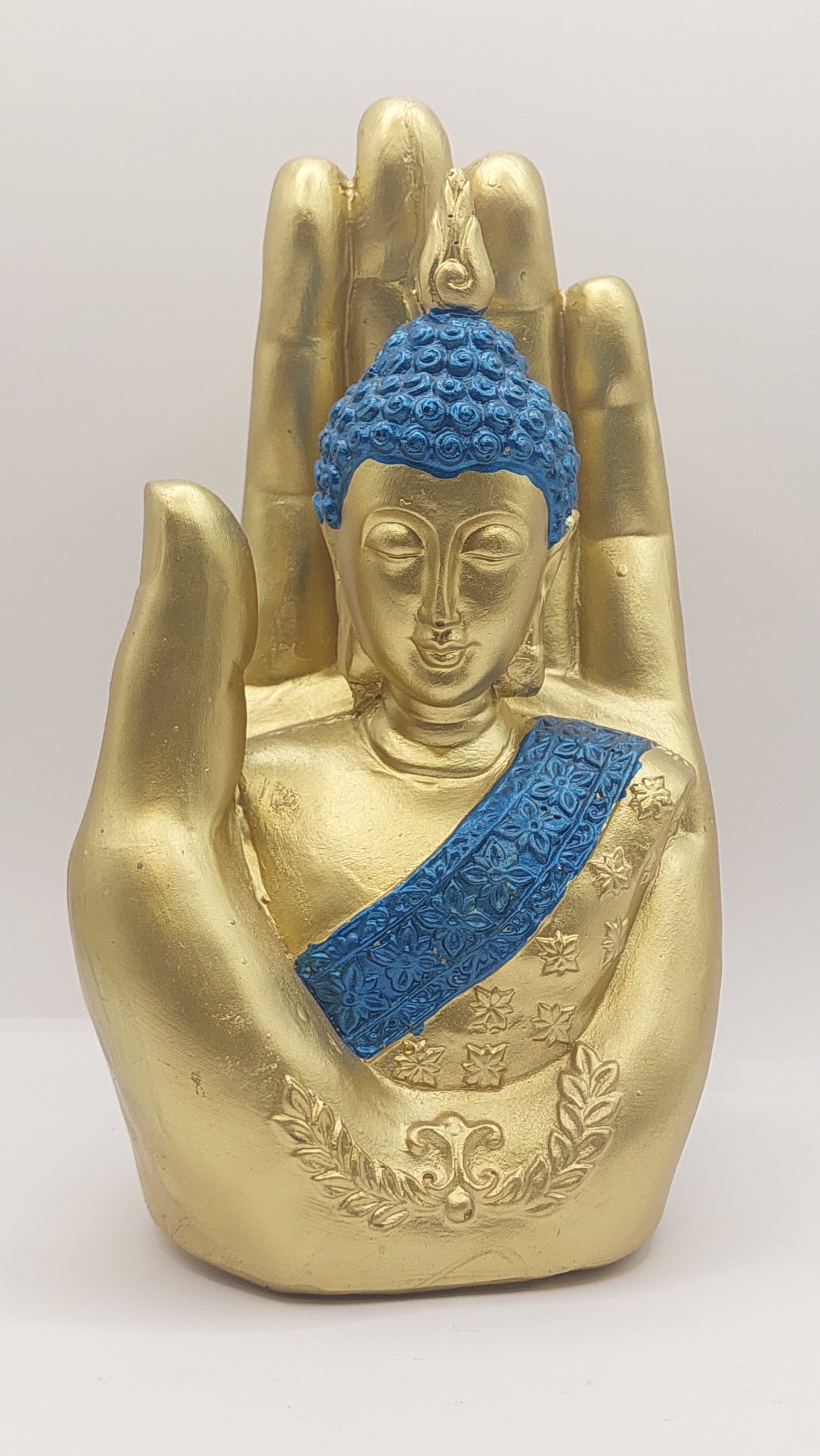 Mano con Buda dorado/azul "Mudra abhaya"