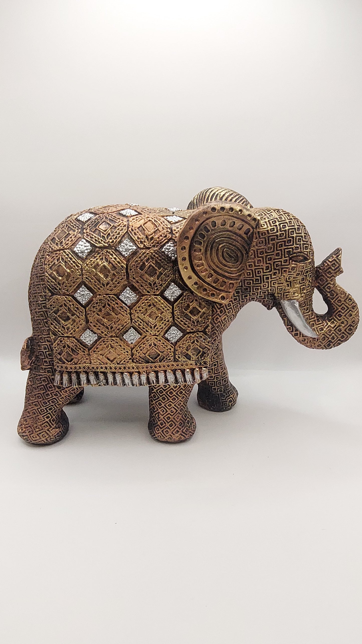 Elefante con Arabescos Decorativos (cobre)