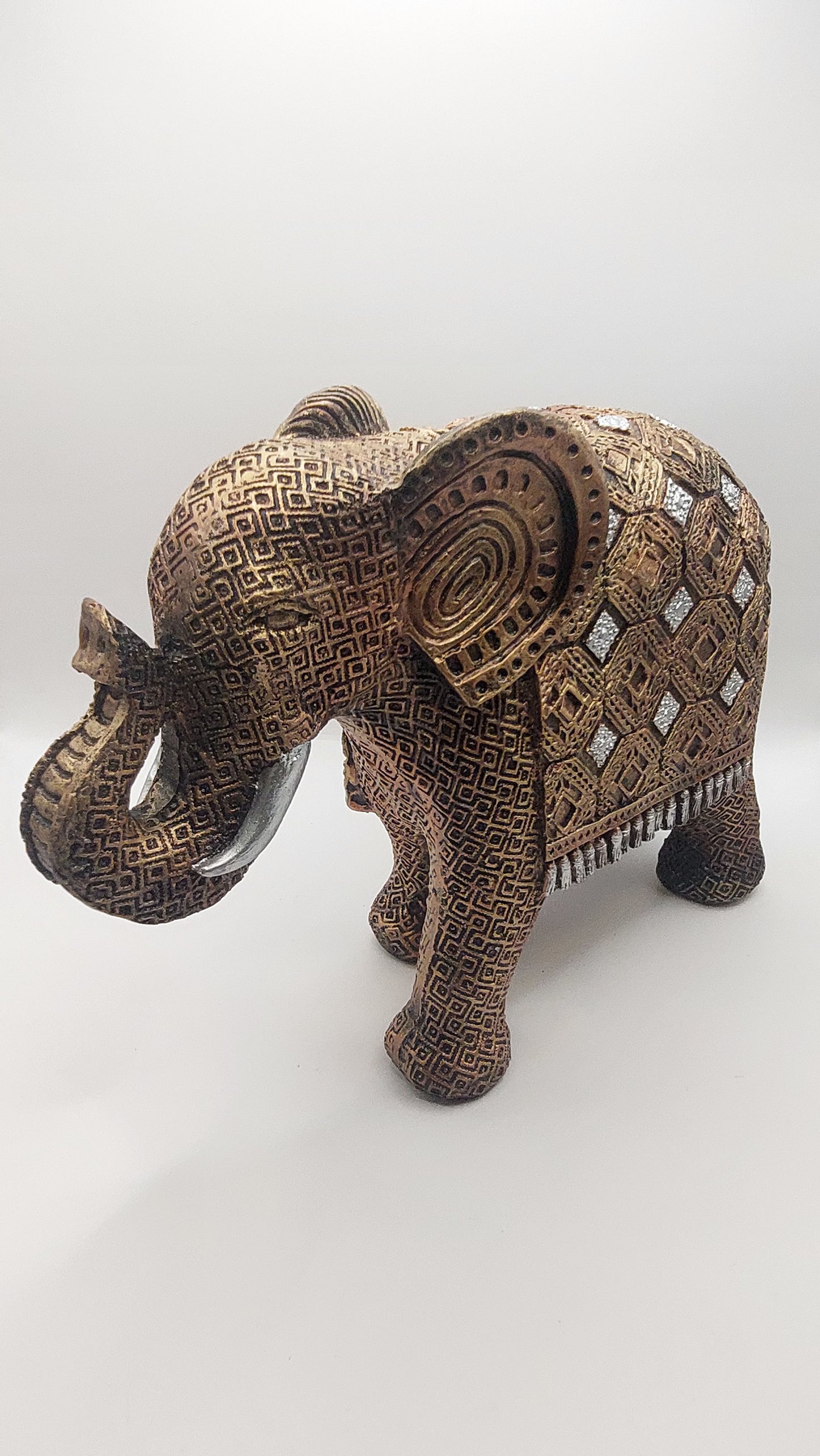 Elefante con Arabescos Decorativos (cobre)