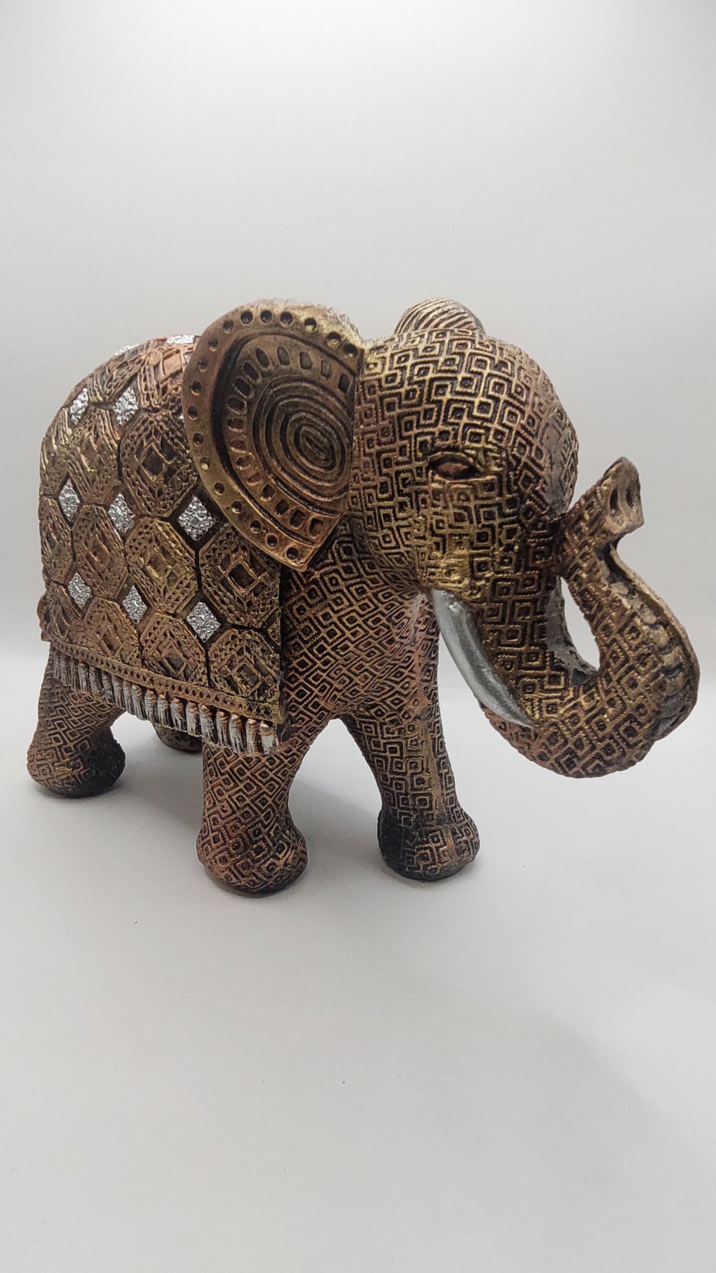 Elefante con Arabescos Decorativos (cobre)