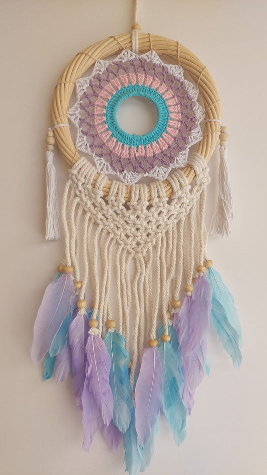 Atrapasueños Aro Bambú Macrame y Plumas (morado y celeste)